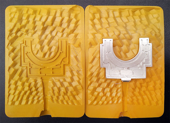 The silicon mold made from the original pendant